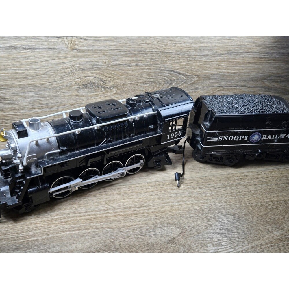 ​Lionel Peanuts Snoopy Railways G Gauge Steam Locomotive & Coal Tender Car #1950